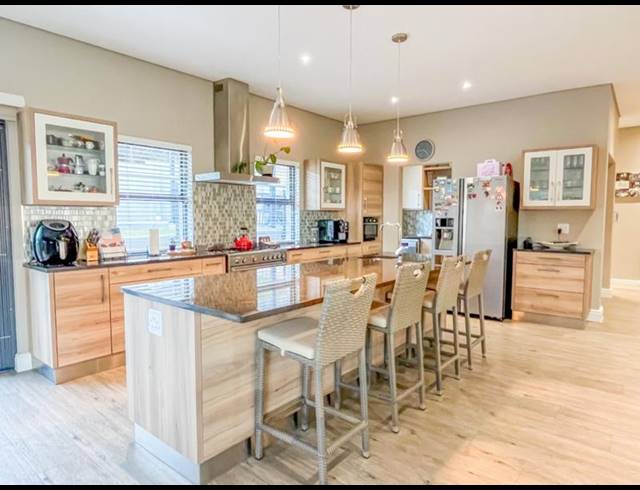 4 BEDROOM HOUSE FOR SALE IN COURTRAI